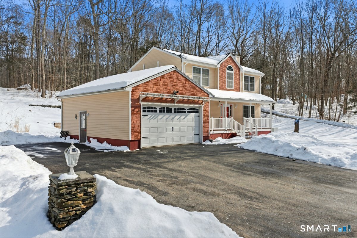 1541 N Road Groton, CT 06340 - Photo 5 of 37