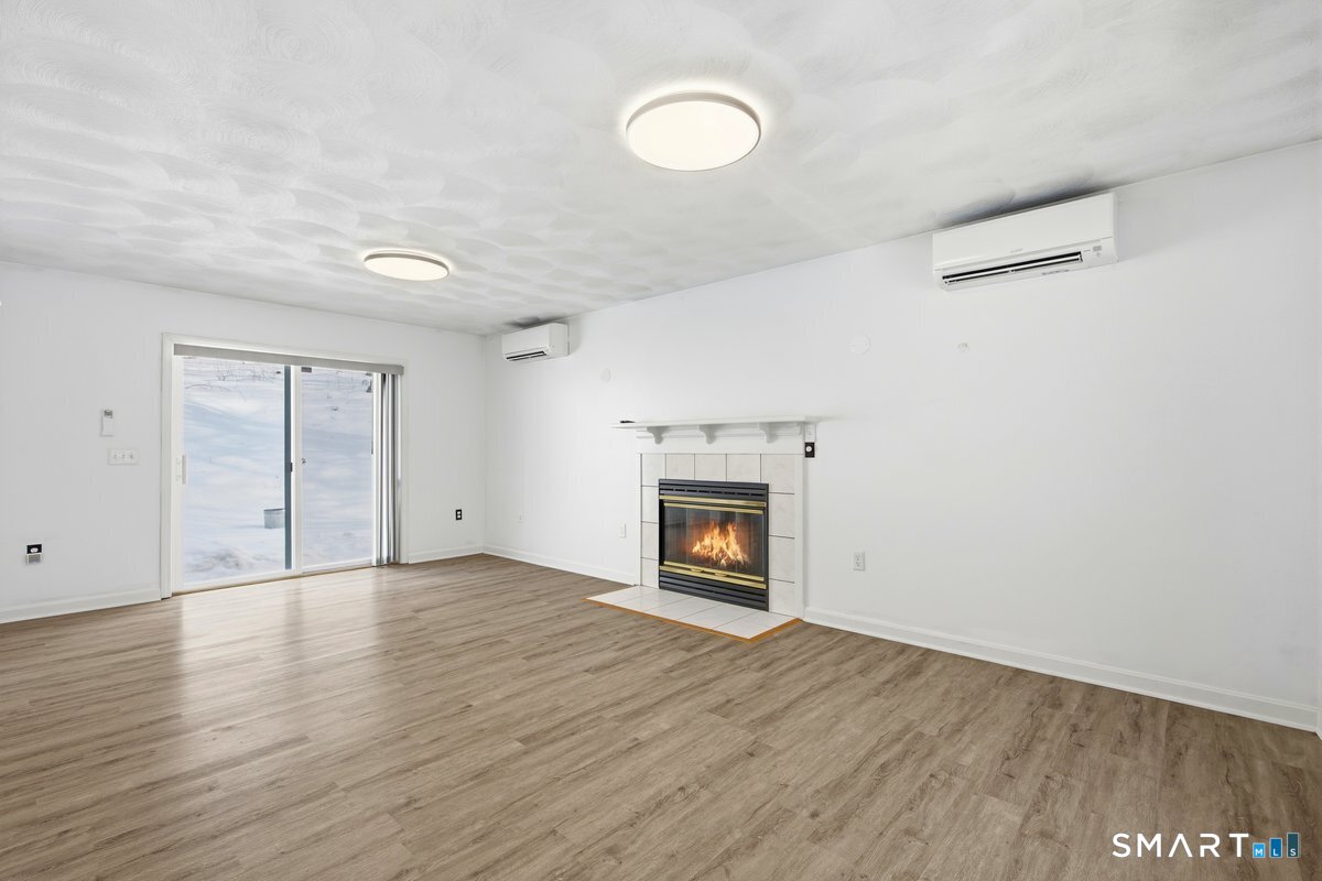 1541 N Road Groton, CT 06340 - Photo 7 of 37