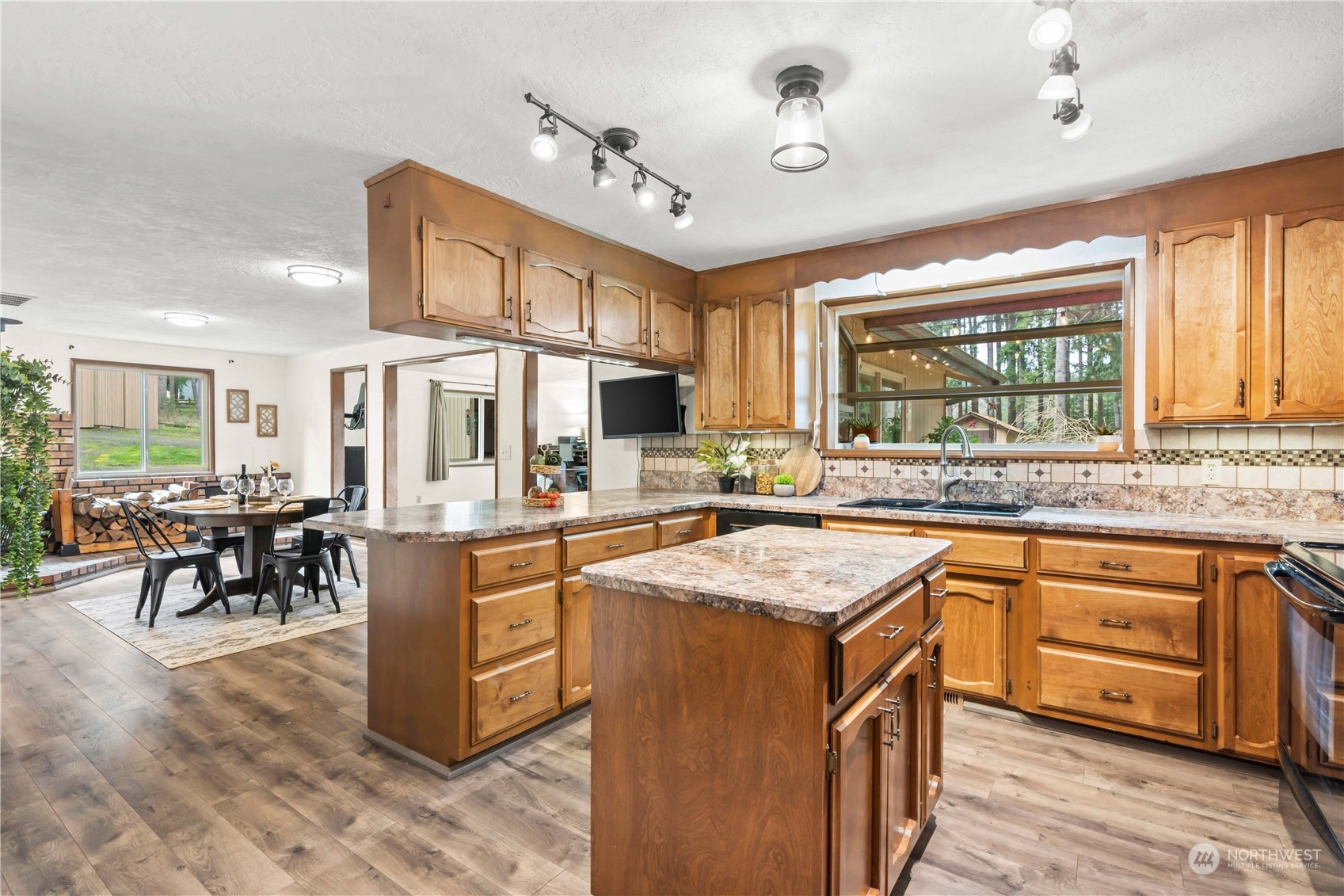 174 Frogner Road Chehalis, WA 98532 - Photo 8 of 40 a kitchen with stainless steel appliances granite countertop sink stove and refrigerator