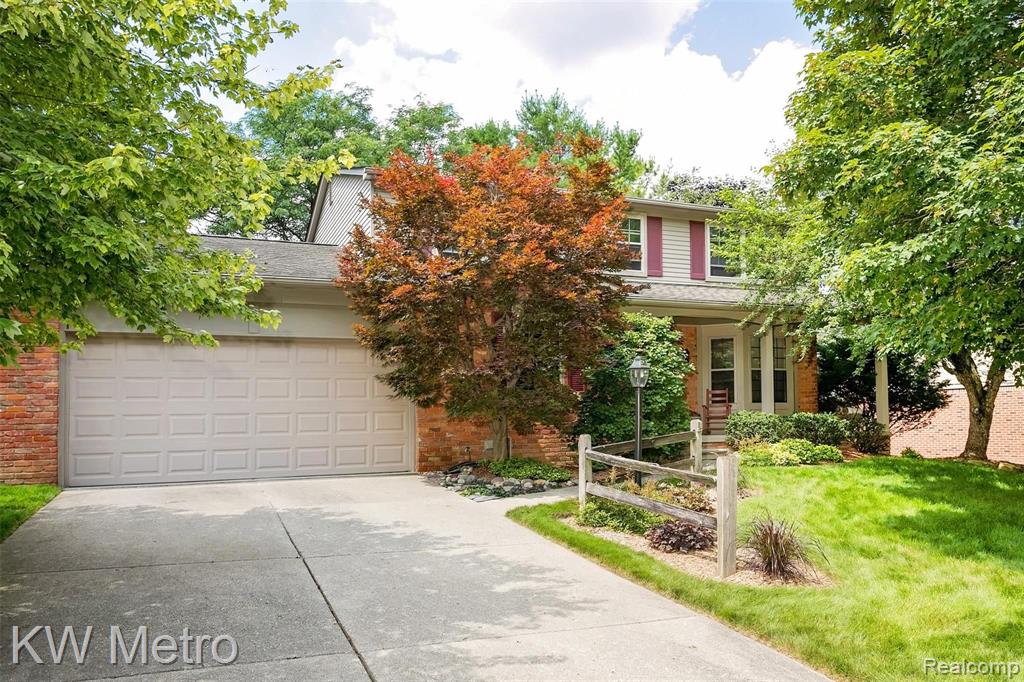 828 Ten Point Drive Rochester Hills, MI 48309 - Photo 1 of 56