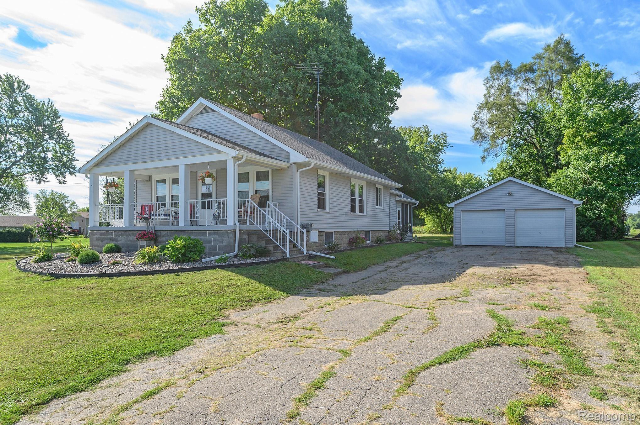 9304 East Potter Road Davison, MI 48423 - Photo 3 of 25 1.jpg