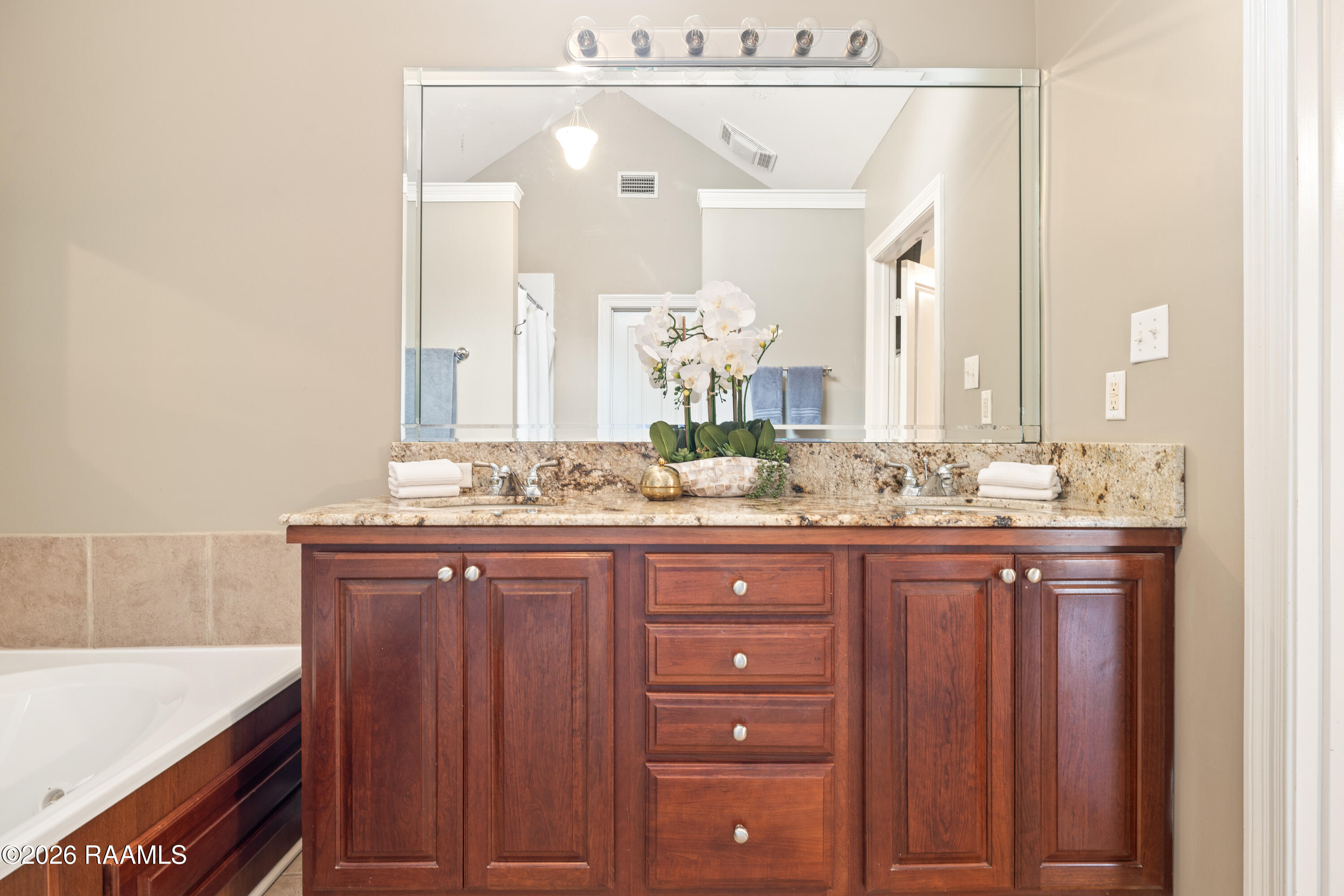 102 Lighthouse Point Circle Youngsville, LA 70592 - Photo 16 of 25 COM 102 Lighthouse Youngsville-17