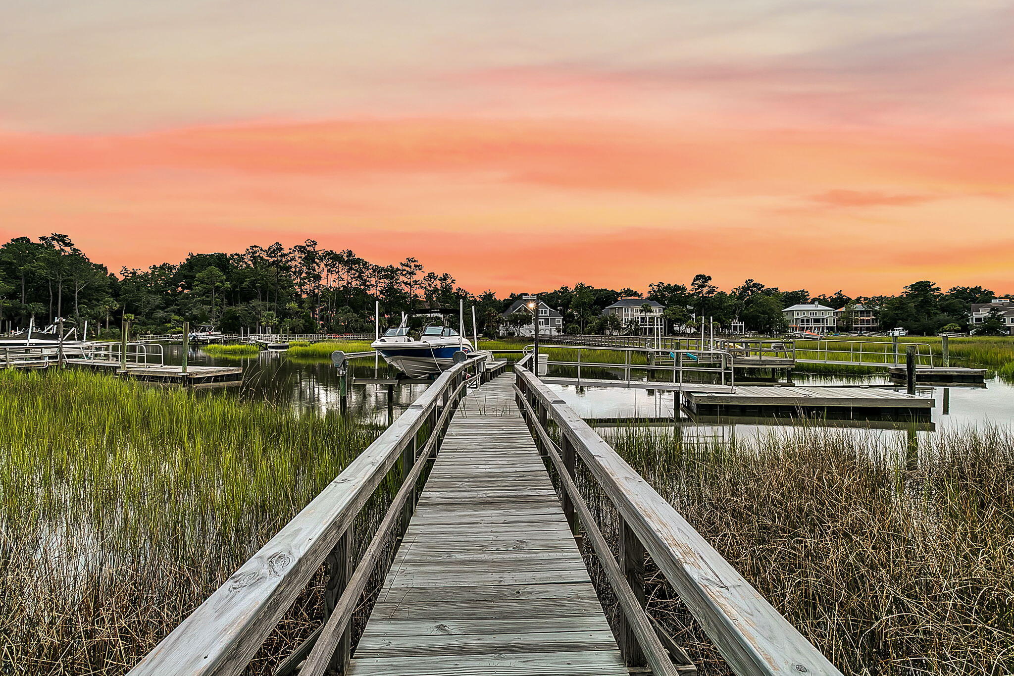 Private Dock & Boat Lift