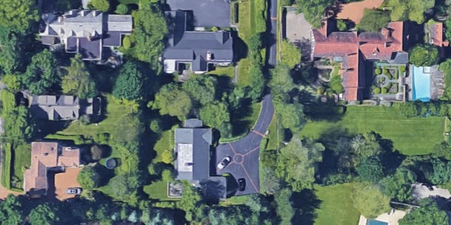 87 Locust Road Winnetka, IL 60093 - Photo 6 of 11 an aerial view of multiple house