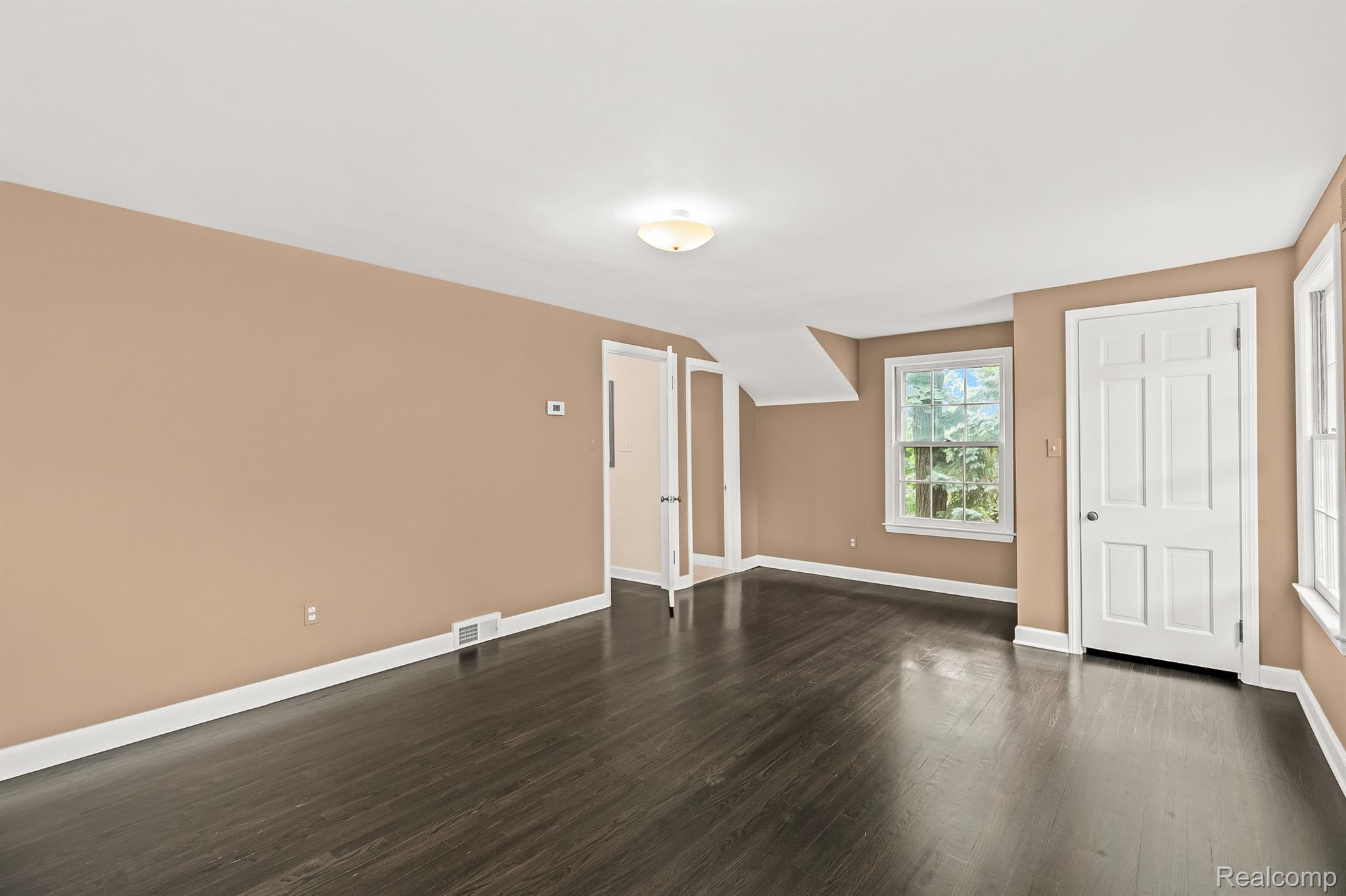 1844 Yorkshire Road Birmingham, MI 48009 - Photo 31 of 38 Gallery Image 31