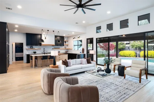 $1,850,000 | 10652 Les Jardins Drive, Dallas, TX 75229