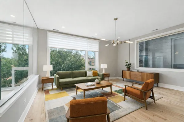 $539,000 | 826 West Cullerton Street, Unit 2W, Chicago, IL 60608