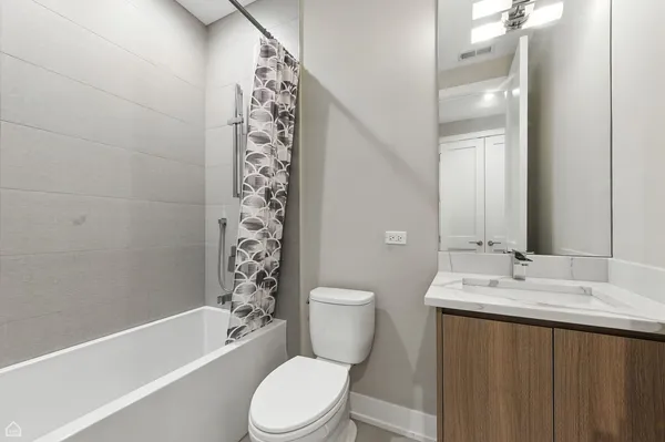 $539,000 | 826 West Cullerton Street, Unit 2W, Chicago, IL 60608