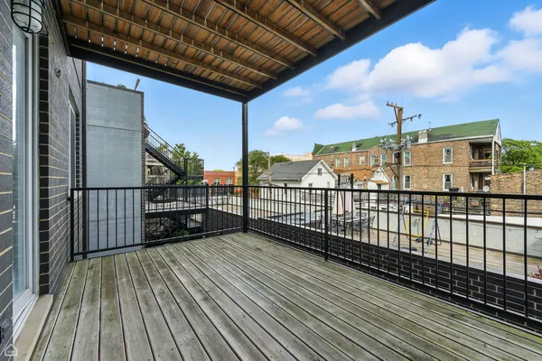 $539,000 | 826 West Cullerton Street, Unit 2W, Chicago, IL 60608