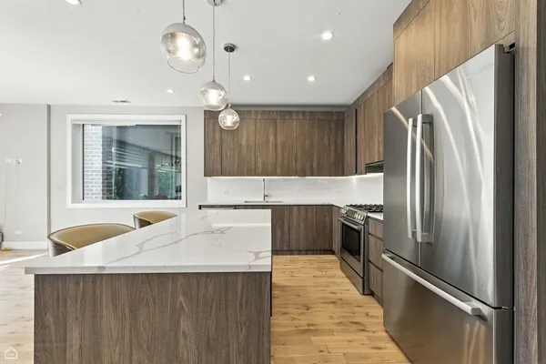 $539,000 | 826 West Cullerton Street, Unit 2W, Chicago, IL 60608