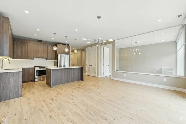 $539,000 | 826 West Cullerton Street, Unit 2W, Chicago, IL 60608