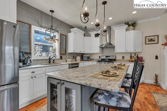 $735,000 | 301 Crossmor Drive, Todd, NC 28684