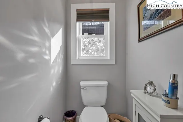 $735,000 | 301 Crossmor Drive, Todd, NC 28684