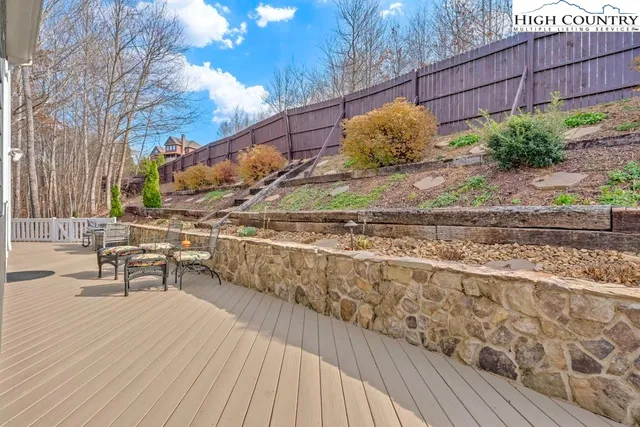 $735,000 | 301 Crossmor Drive, Todd, NC 28684