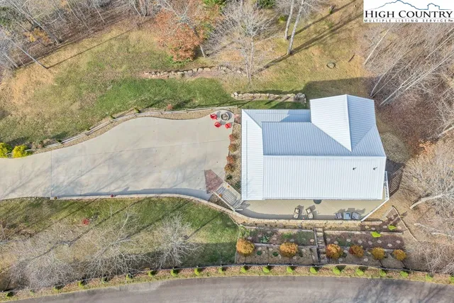 $735,000 | 301 Crossmor Drive, Todd, NC 28684