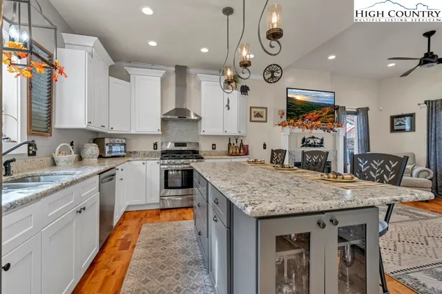 $735,000 | 301 Crossmor Drive, Todd, NC 28684