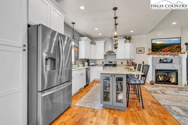 $735,000 | 301 Crossmor Drive, Todd, NC 28684