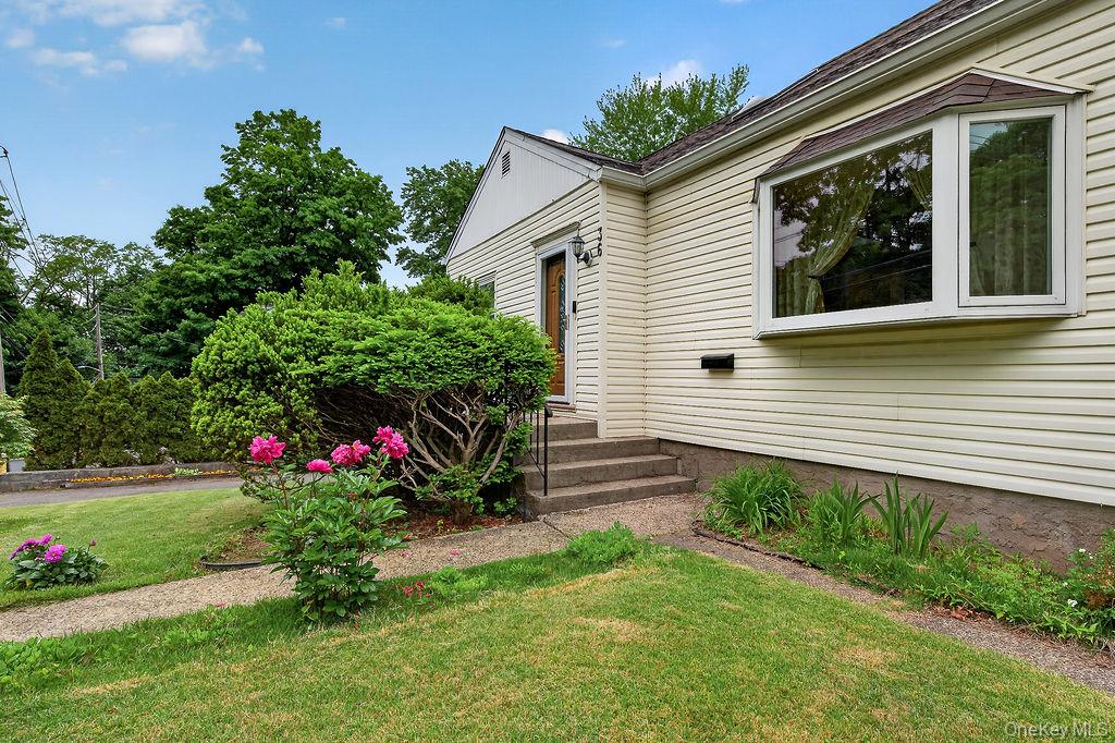 36 Heather Dell Road Ardsley, NY 10502 - Photo 2 of 44