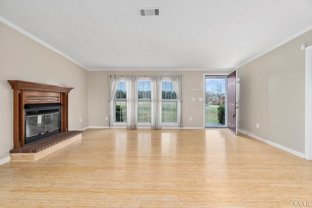 418 Daniels Road Corapeake, NC 27926 - Photo 4 of 32 Living Room