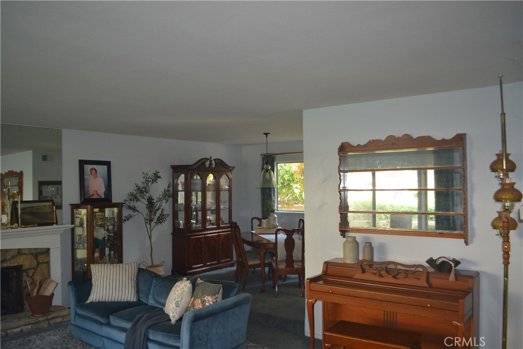 160 Masters Avenue Riverside, CA 92507 - Photo 12 of 40