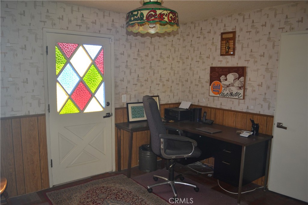 160 Masters Avenue Riverside, CA 92507 - Photo 16 of 40