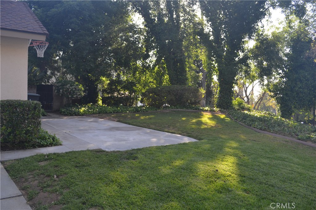 160 Masters Avenue Riverside, CA 92507 - Photo 4 of 40