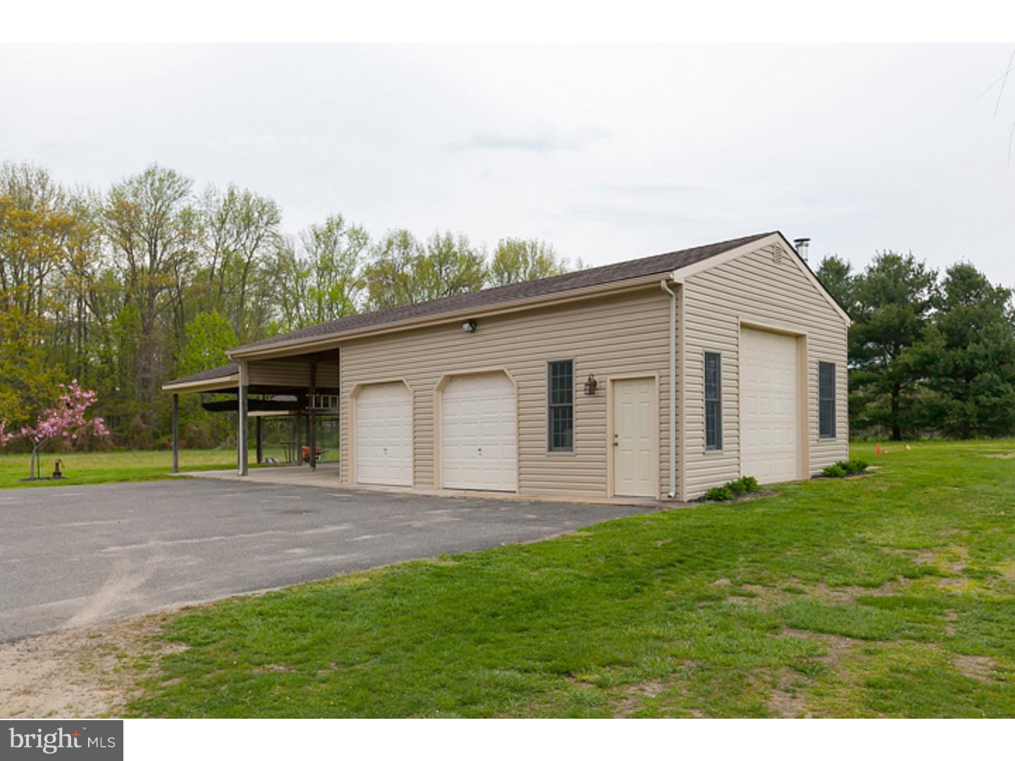 97 Friendship Road Monroeville, NJ 08343 - Photo 22 of 24 Garage