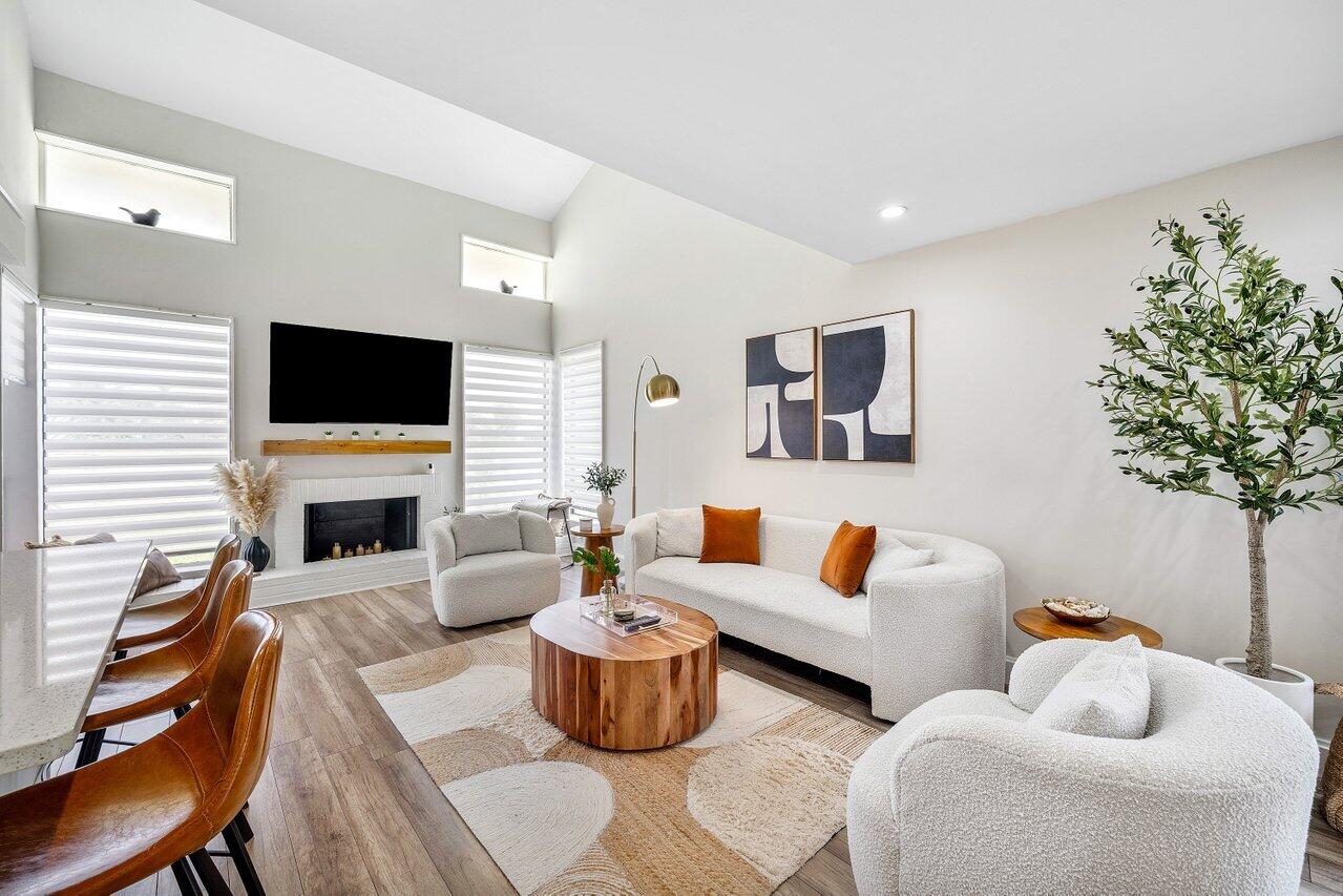 6078 Glendale Drive Boca Raton, FL 33433 - Photo 8 of 53 Living Room