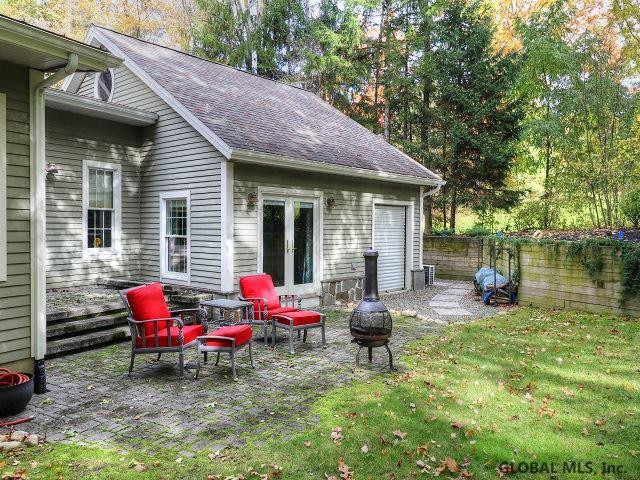 94 Maxwell Road Colonie, NY 12110 - Photo 37 of 39 Photo 37