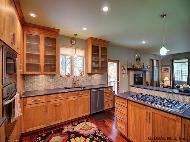94 Maxwell Road Colonie, NY 12110 - Photo 6 of 39 Photo 6