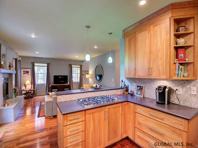 94 Maxwell Road Colonie, NY 12110 - Photo 7 of 39 Photo 7