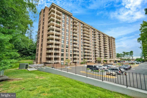 $3,150 | 1808 Old Meadow Road, Unit 612, McLean, VA 22102