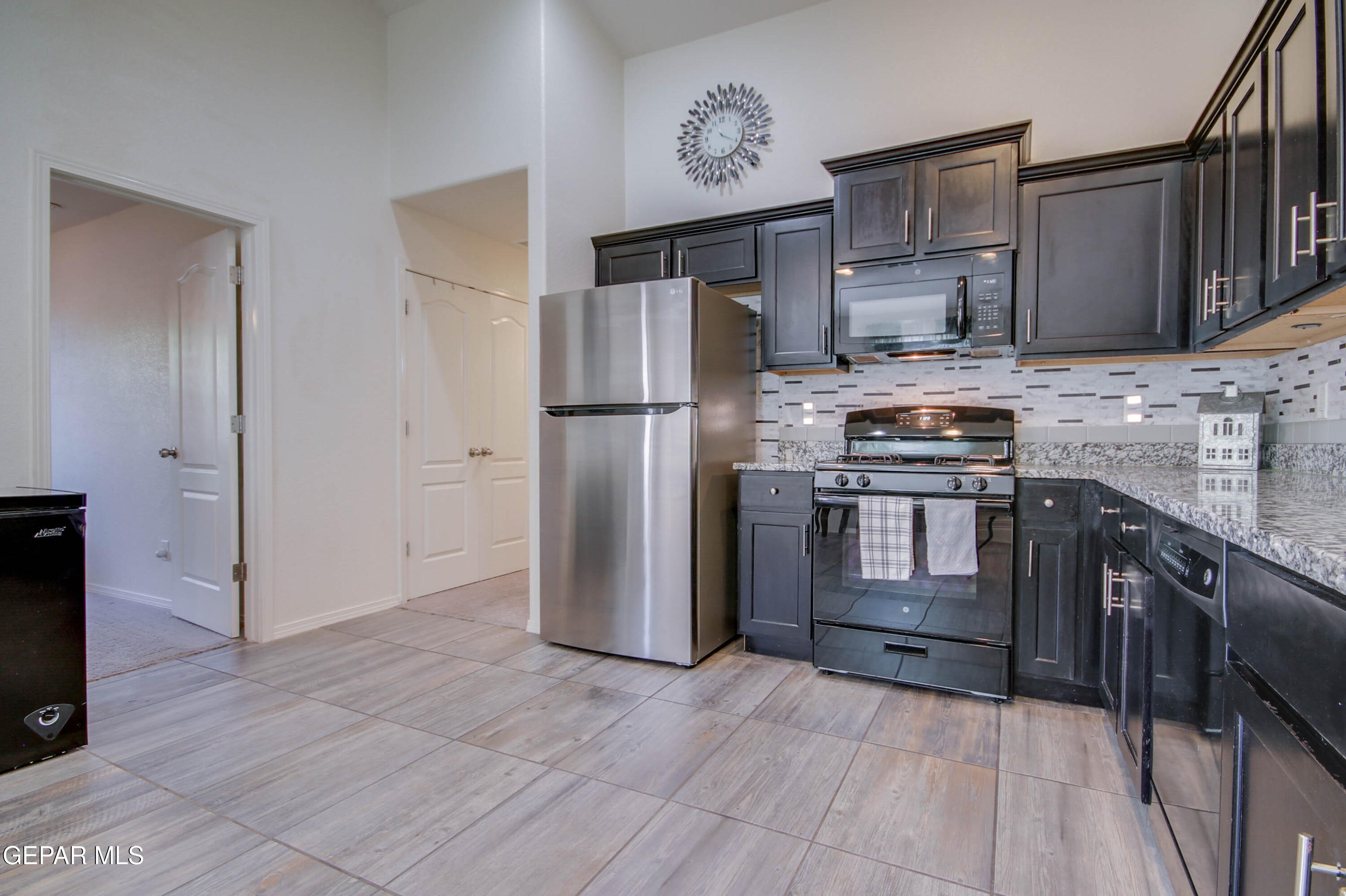 13803 Rio Conchos Road Clint, TX 79836 - Photo 16 of 55 Rio Conchos 13803 4.22.26 RT (41)