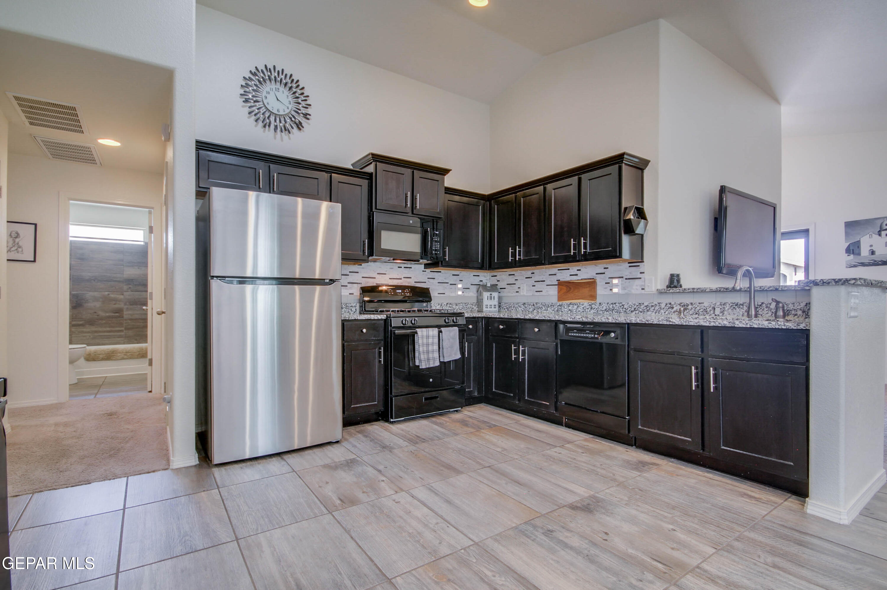 13803 Rio Conchos Road Clint, TX 79836 - Photo 20 of 55 Rio Conchos 13803 4.22.26 RT (96)