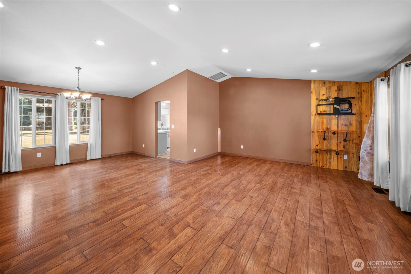 5921 184th Lane Southwest Rochester, WA 98579 - Photo 4 of 38