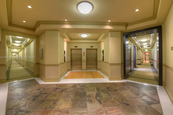 $3,300 | 510 Northwest 84th Avenue, Unit 429, Plantation, FL 33324