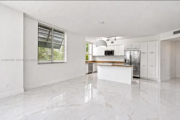 $3,300 | 510 Northwest 84th Avenue, Unit 429, Plantation, FL 33324