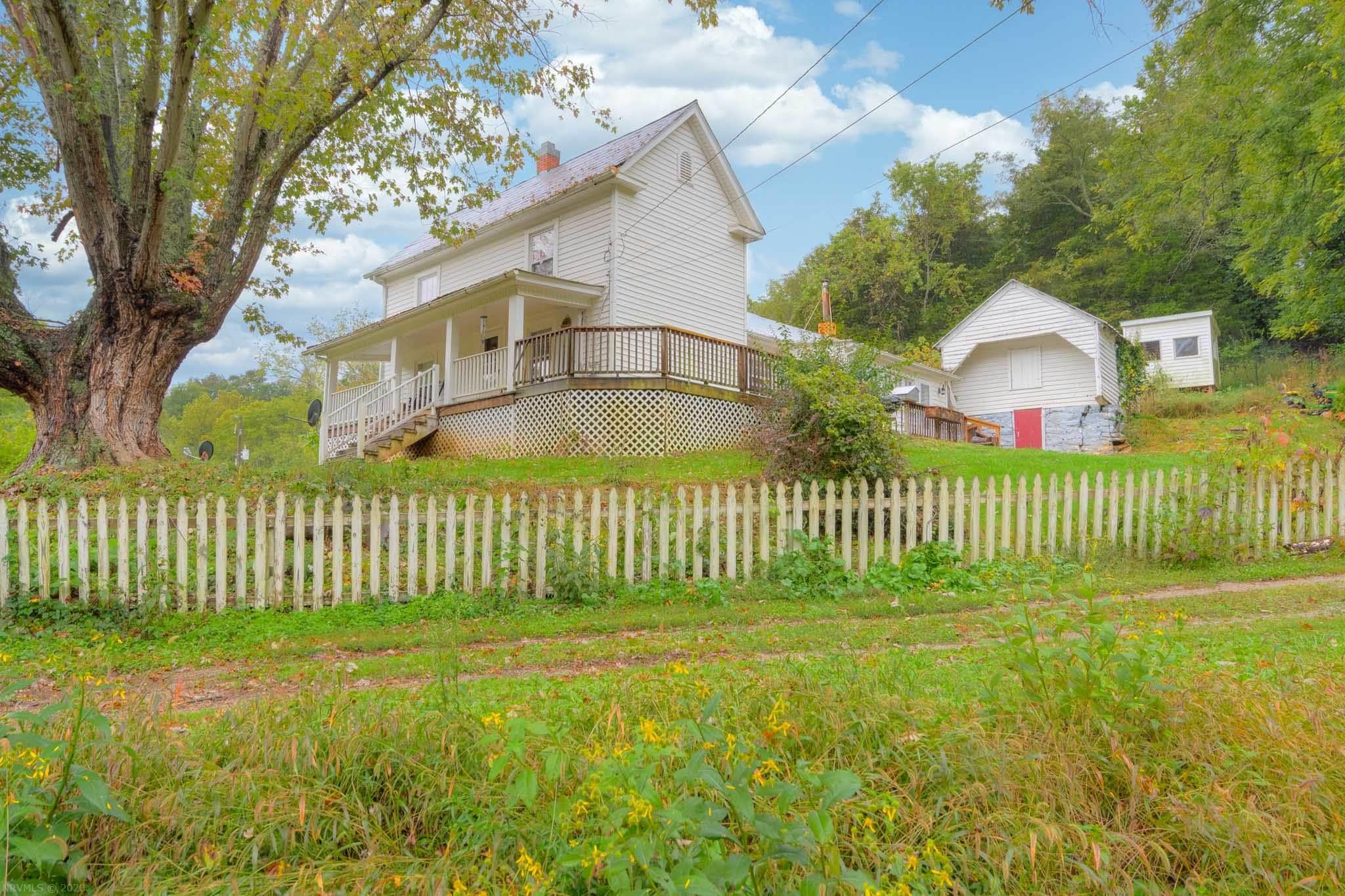 107 Lucas Road Newport, VA 24128 - Photo 1 of 53 Gallery Image 1