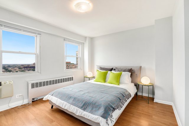2909 North Sheridan Road, Unit 1911 Chicago, IL 60657 - Photo 11 of 22