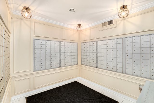 2909 North Sheridan Road, Unit 1911 Chicago, IL 60657 - Photo 17 of 22