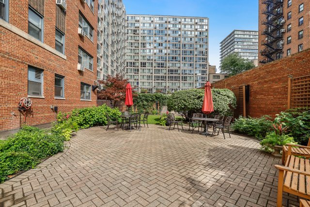 2909 North Sheridan Road, Unit 1911 Chicago, IL 60657 - Photo 19 of 22