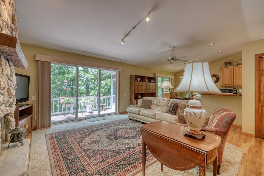 171 Mountain Top Road Blairsville, GA 30512 - Photo 5 of 54 a living room with furniture and a rug