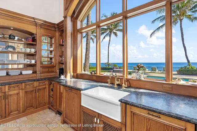 $90,000,000 | 820 South Ocean Boulevard, Manalapan, FL 33462