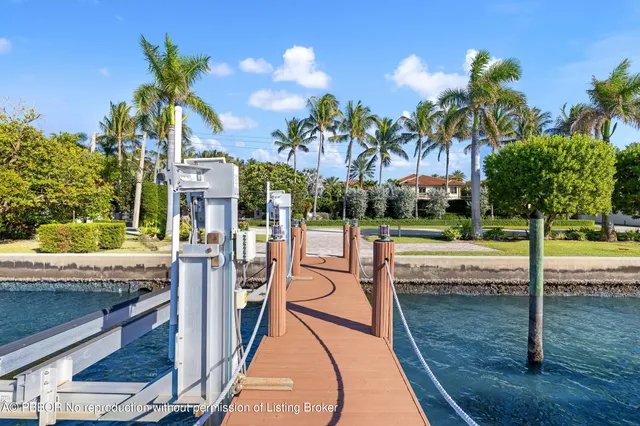$90,000,000 | 820 South Ocean Boulevard, Manalapan, FL 33462