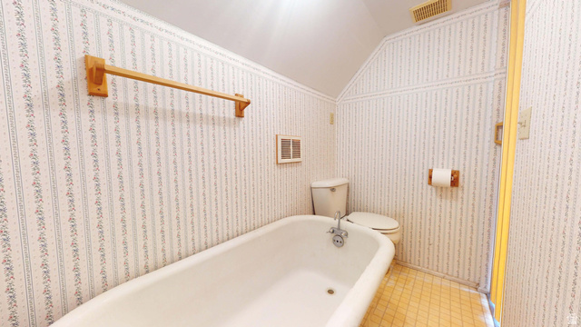 2000 Anderson Jct Road Toquerville, UT 84774 - Photo 20 of 45 Bathroom has a lovely clawfoot tub.