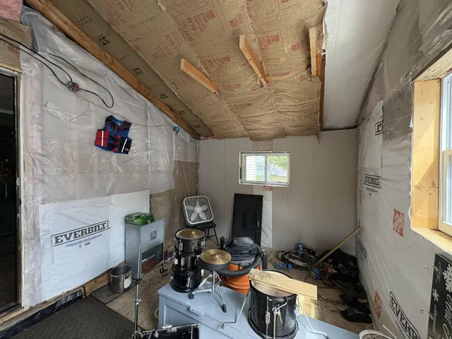 $179,900 | 5 Western Avenue, East Millinocket, ME 04430