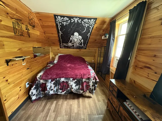 $179,900 | 5 Western Avenue, East Millinocket, ME 04430