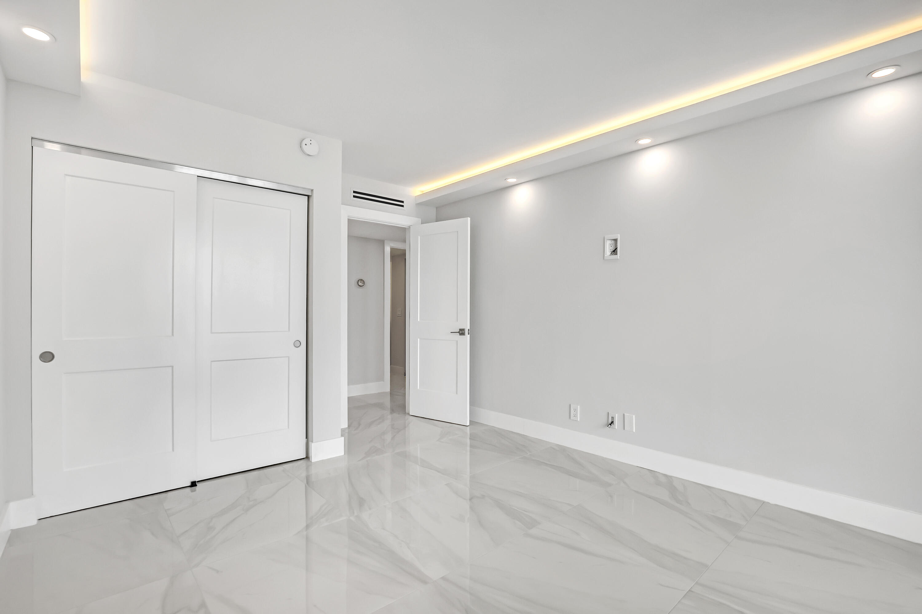 3610 South Ocean Boulevard, Unit 508 South Palm Beach, FL 33480 - Photo 48 of 65 a view of an empty room