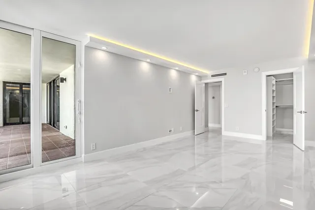 $950,000 | 3610 South Ocean Boulevard, Unit 508, South Palm Beach, FL 33480