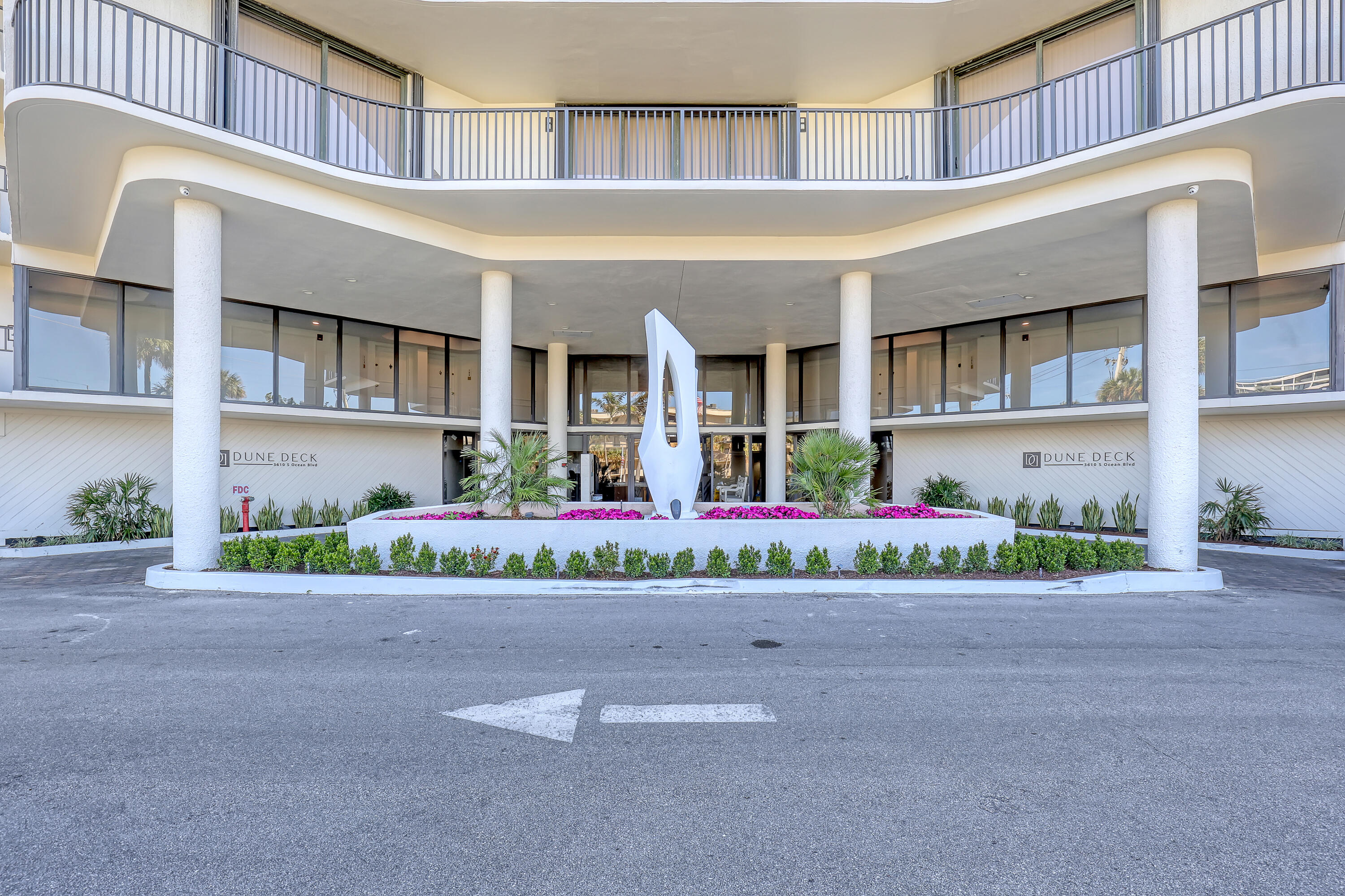 3610 South Ocean Boulevard, Unit 508 South Palm Beach, FL 33480 - Photo 7 of 65 a front view of school